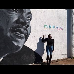 Meet your Posher, Alyssa